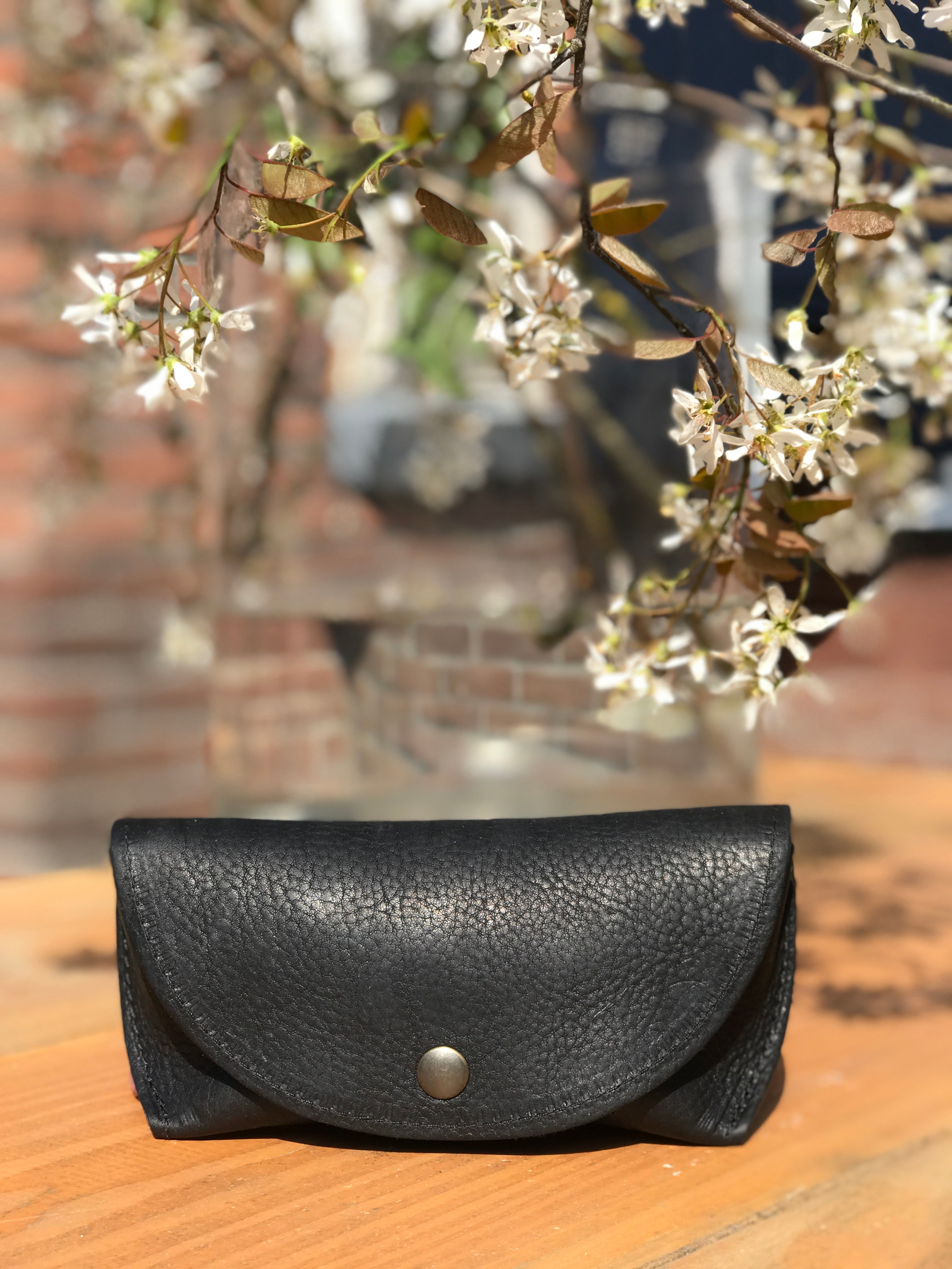 LOU glasses case - black