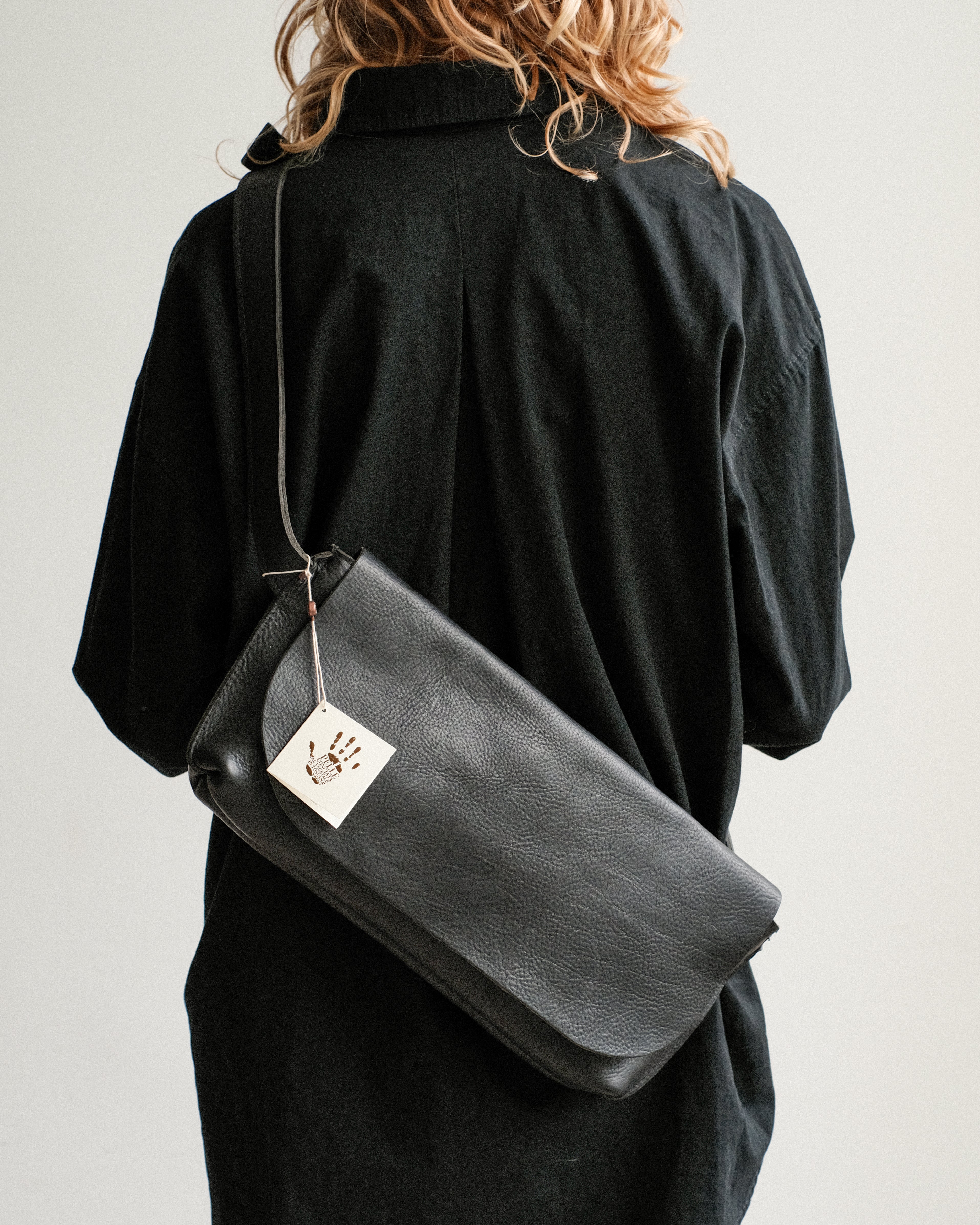 DARLING cross - black