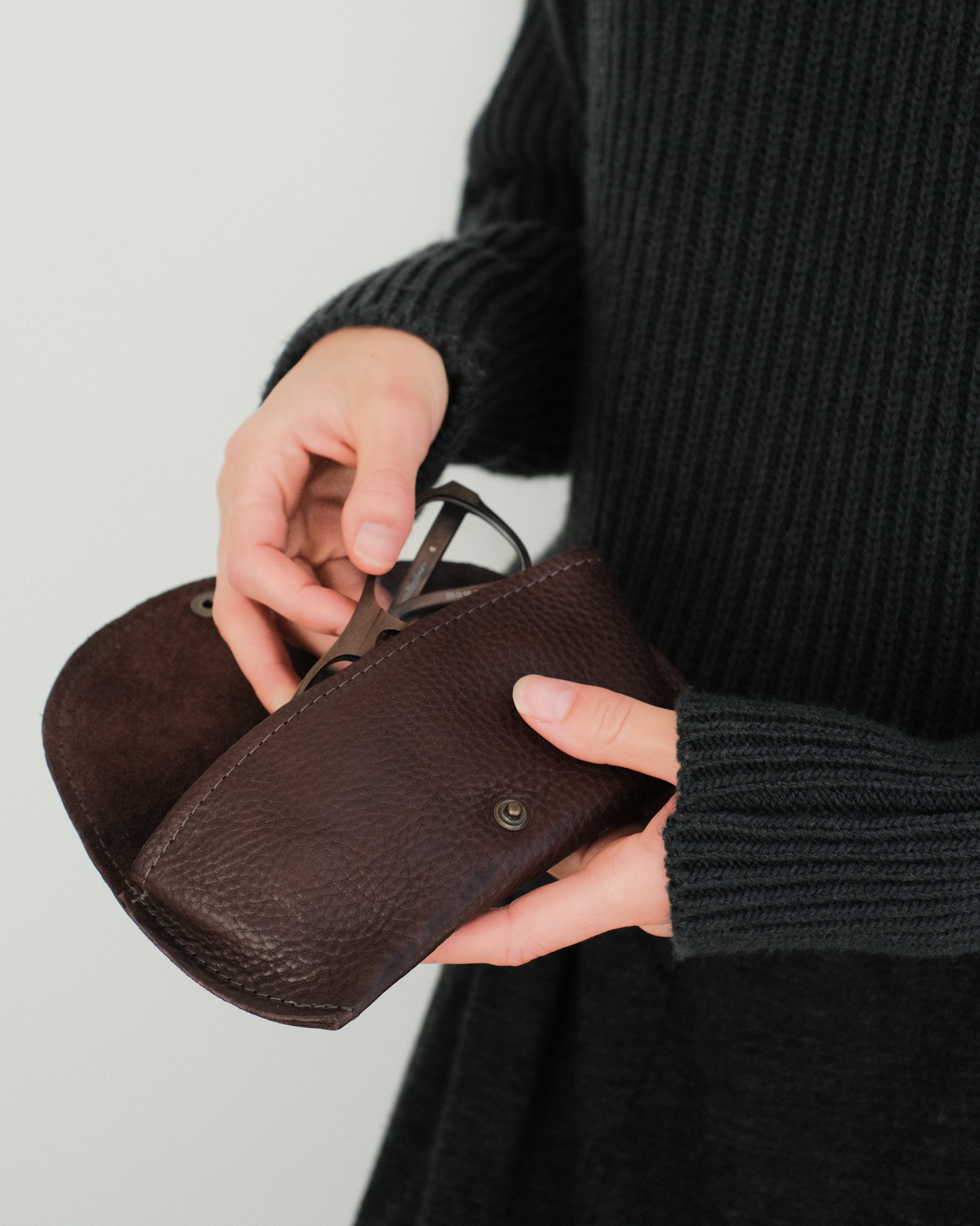 LOU glasses case - caffé