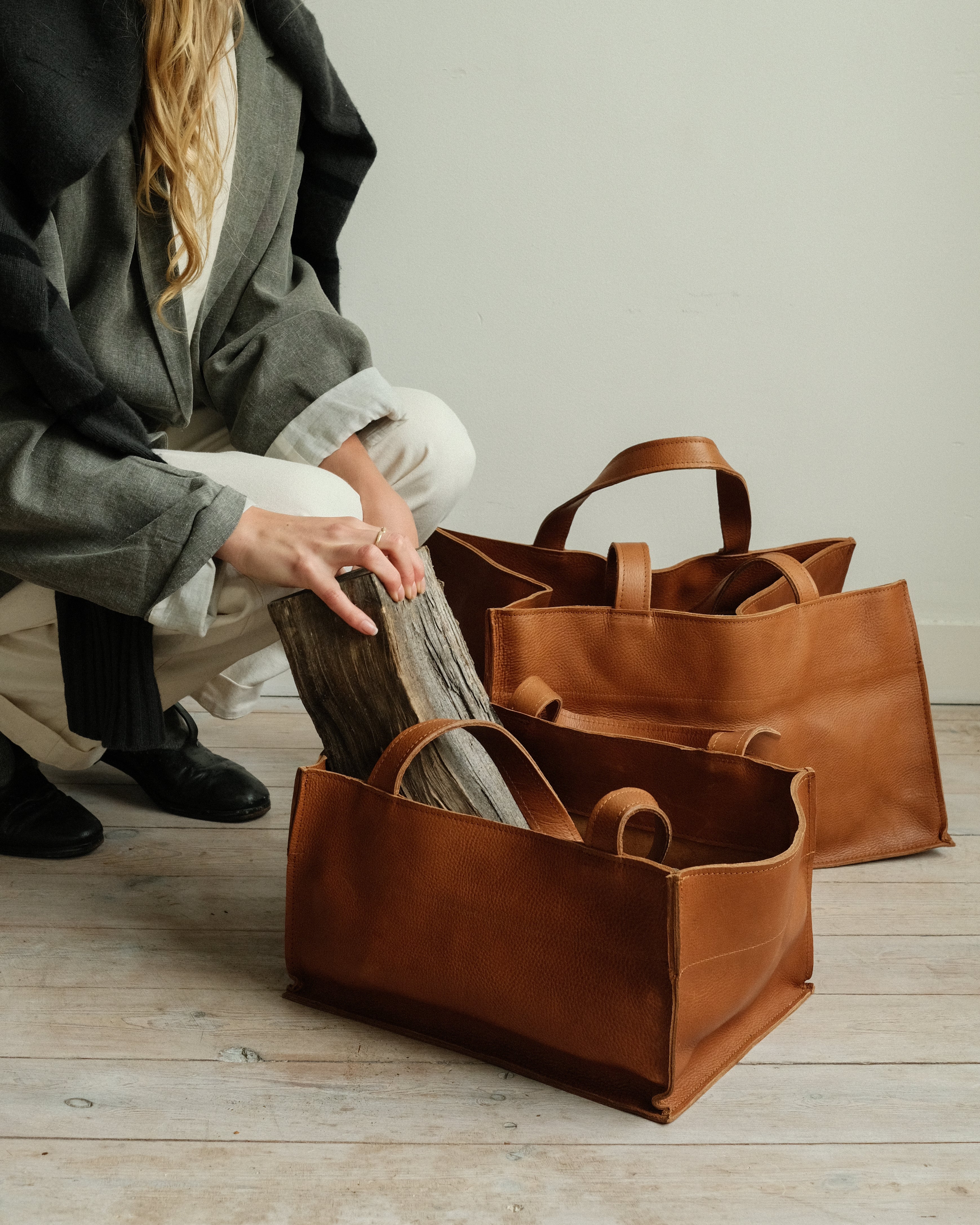 WOOD BASKET - brown